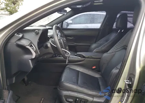 2019 Lexus Ux 200 z USA, uszkodzony, nr VIN JTHY3JBH0K2018829